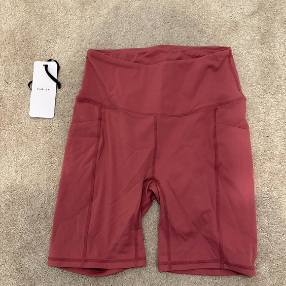 NEW VARLEY let’s go pocket short 7” in rose wine small - Picture 2 of 3